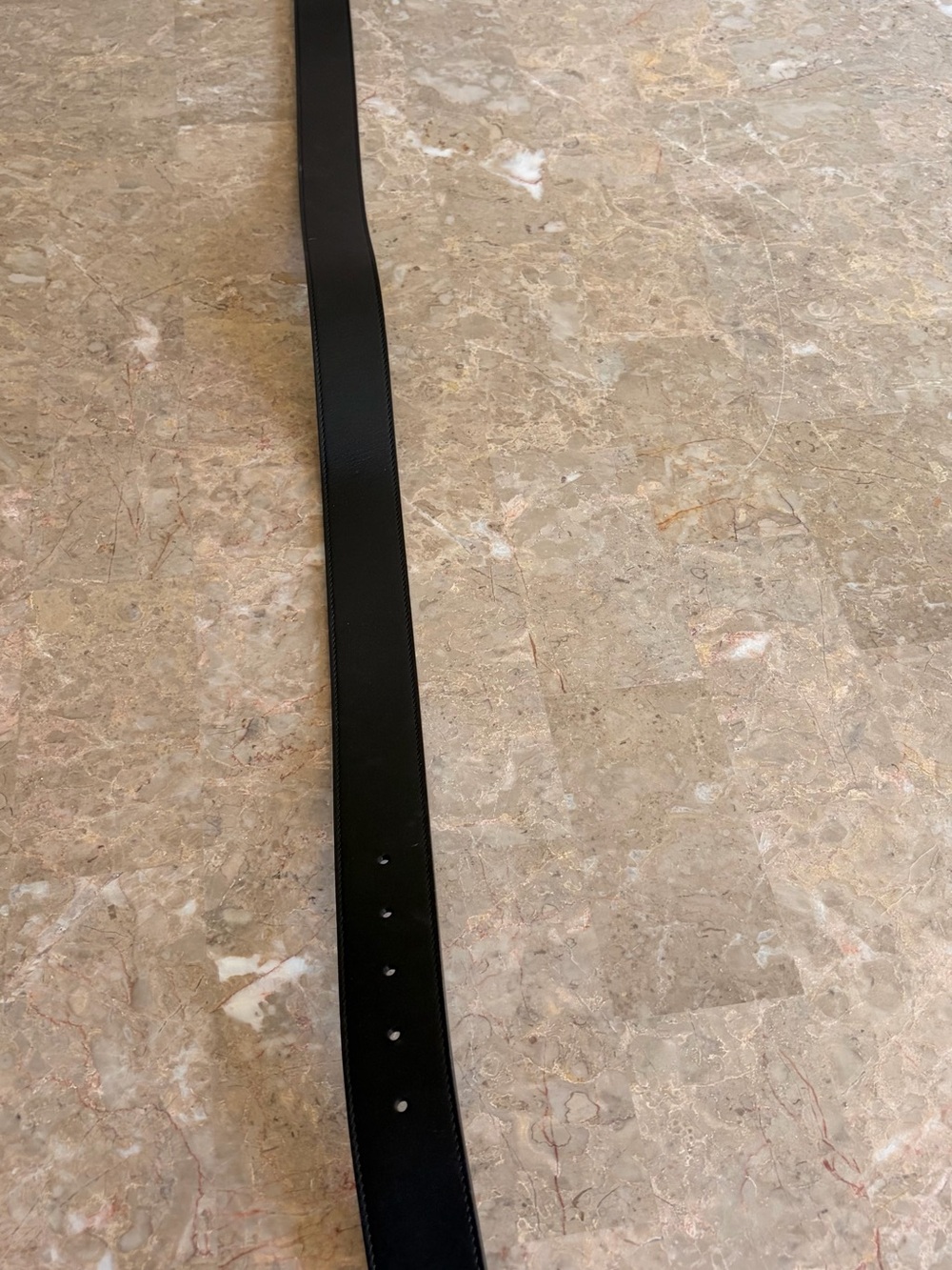 Gucci Black Leather Belt with Gold Double G Buckle - Picture 3 of 5